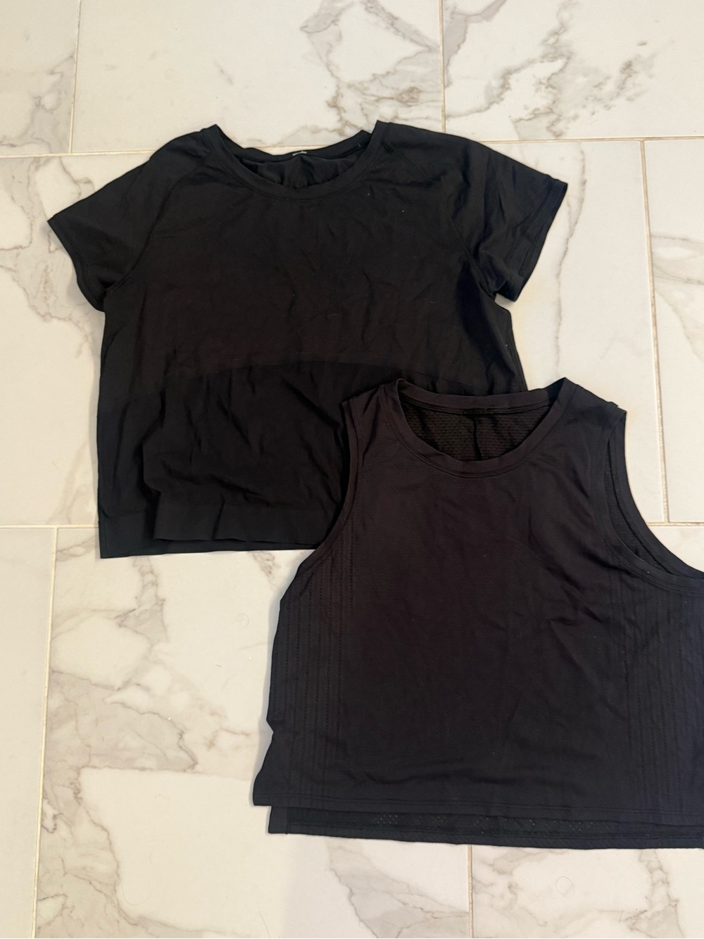 lululemon athletica Black Swiftly Tank and Cropped Tee- lot of 2 great condition